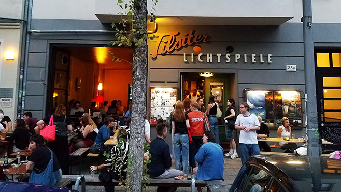 Tilsiter Lichtspiele Programmkino Kneipe Friedrichshain