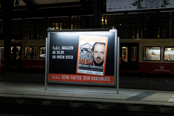 Der Held vom Bahnhof Friedrichstrasse Film Charly Huebner