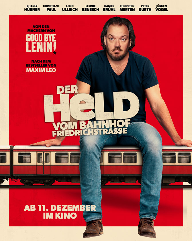 Der Held vom Bahnhof Friedrichstrasse Kino Charly Hübner